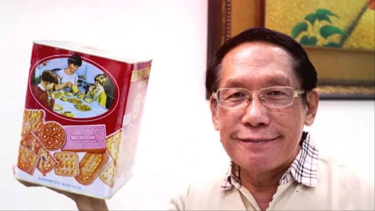 Bernadus Prasodjo sang pelukis gambar keluarga di kaleng Khong Guan