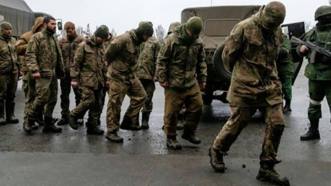 VIVA Militer: Tentara Ukraina jadi Tawanan Perang (PoW) militer Rusia