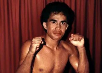 Sang “Exocet” dari Saparua, Jejak Ellyas Pical Juara Dunia Tinju Pertama Indonesia