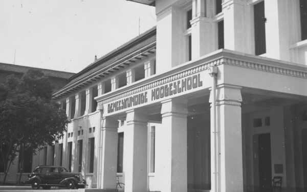 Gedung FK UI di Salemba