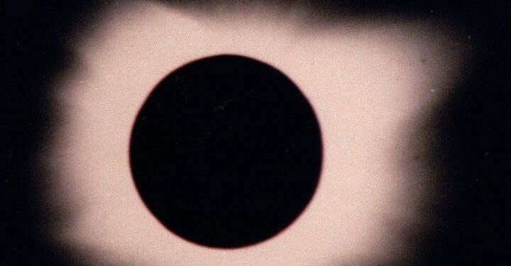 Mengenang Gernaha Matahari Total 1983